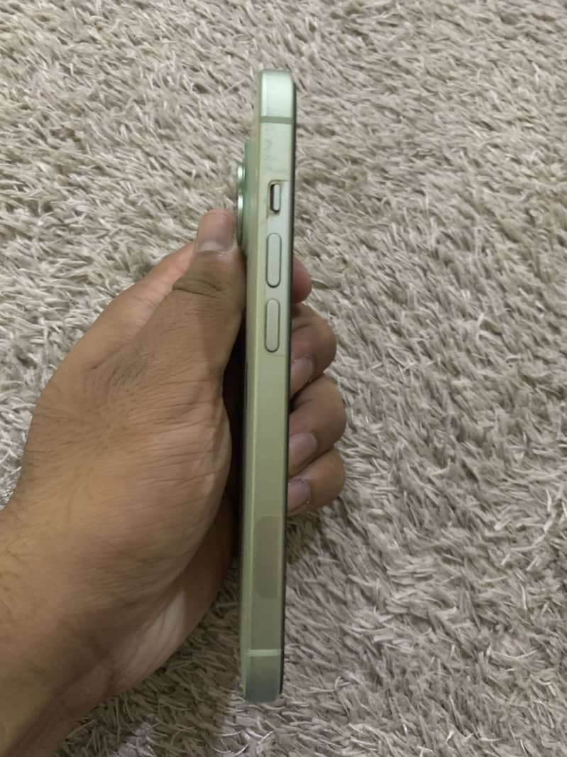 Apple iPhone 15 6