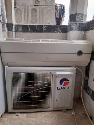 GREE 1.5 Ton Non Inverter Ac