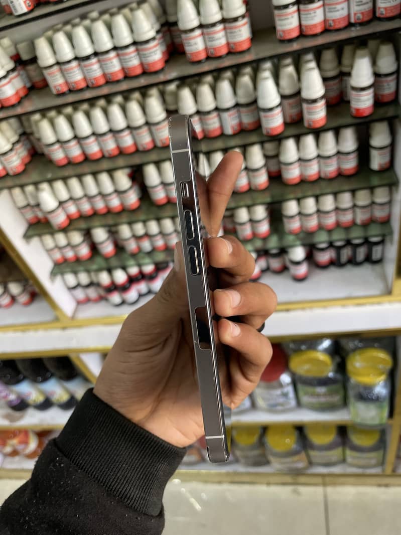 Apple iPhone 14 Pro 3