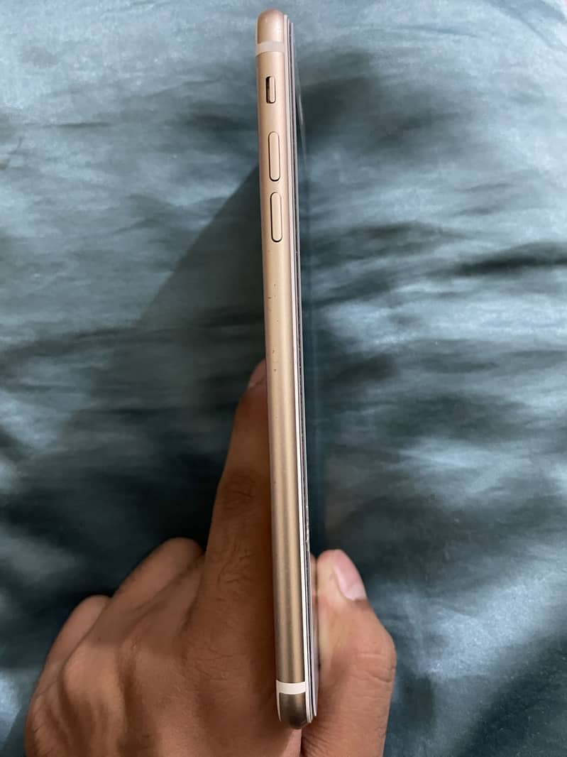 Apple iPhone 7 Plus 0