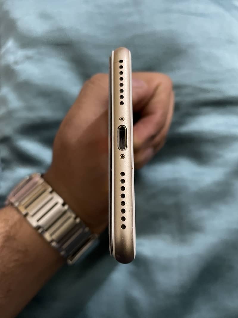 Apple iPhone 7 Plus 2