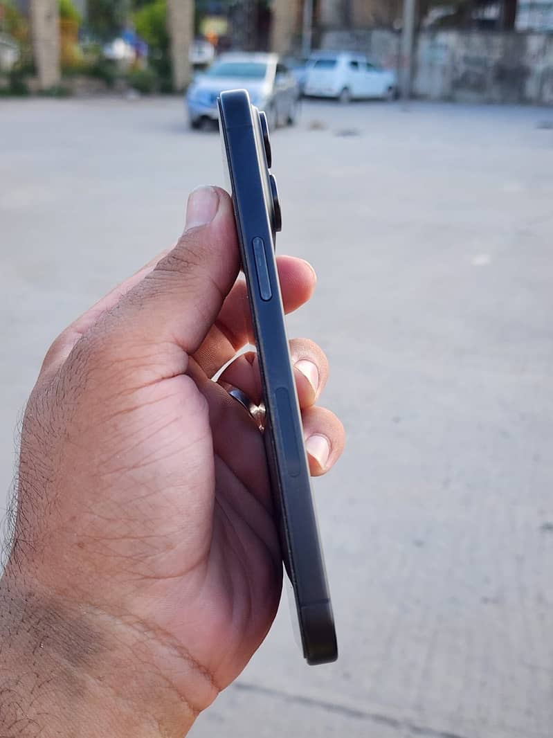 Apple iPhone 15 Pro Max 1