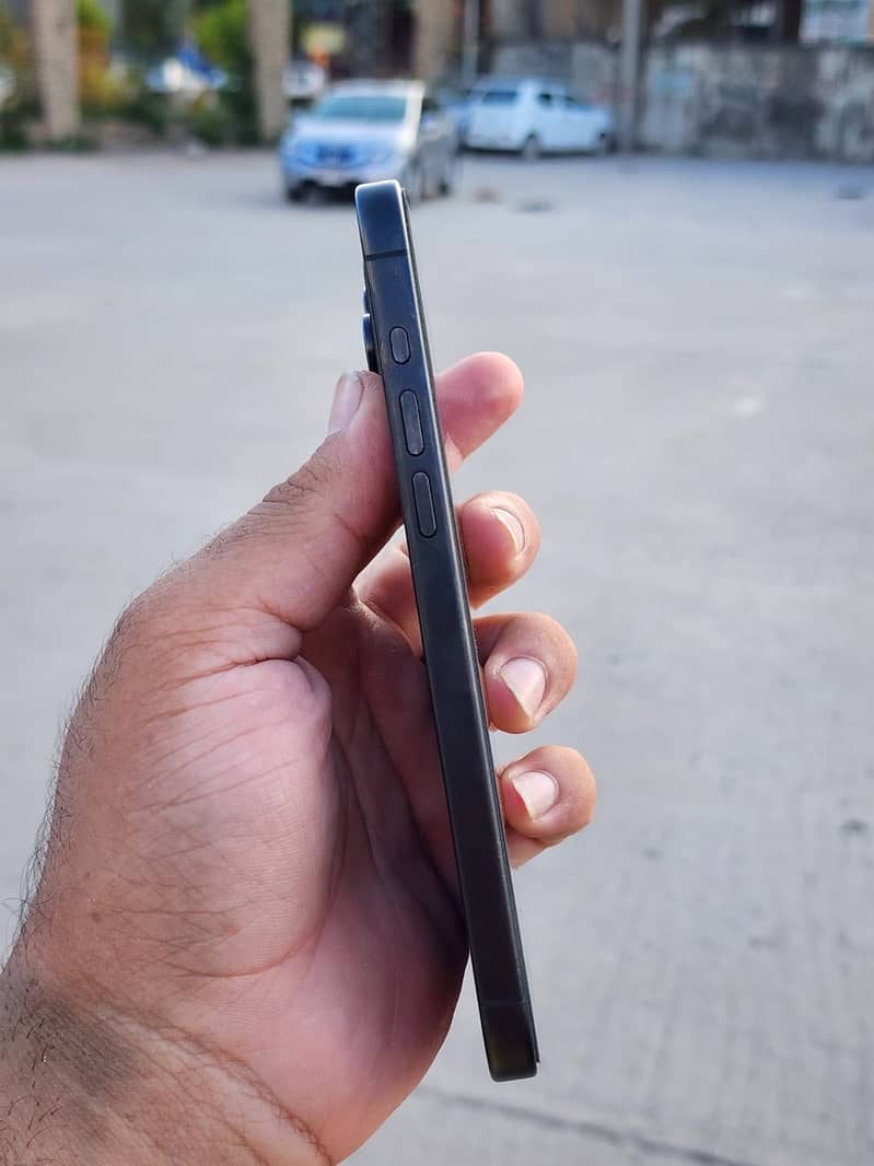 Apple iPhone 15 Pro Max 5
