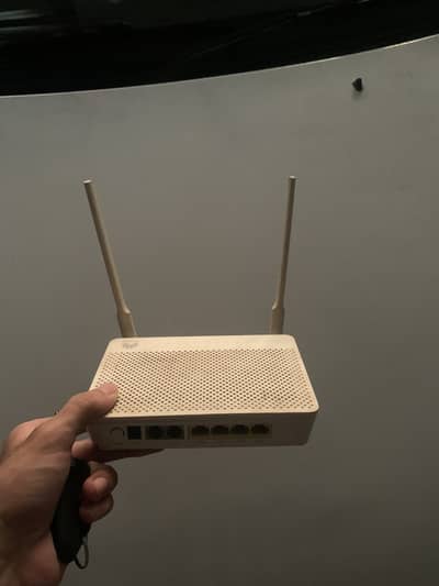 Huawei router available for sell good condition without any fault