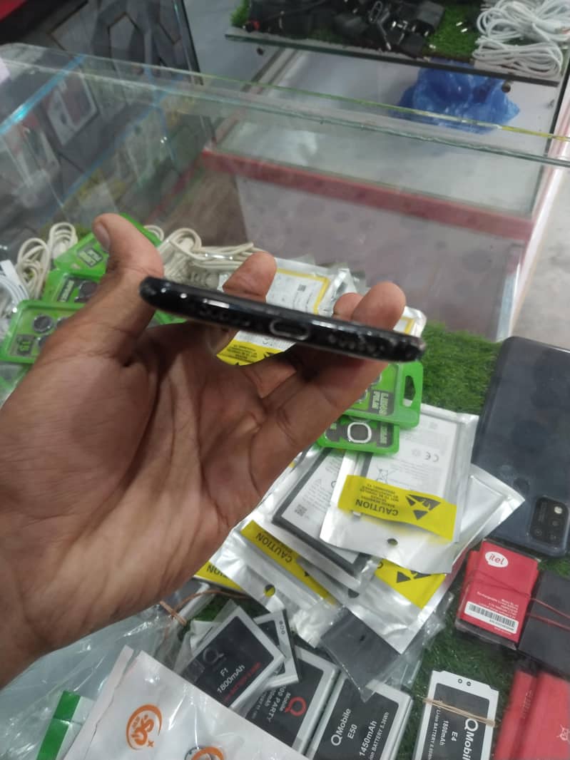One Plus 6T 3
