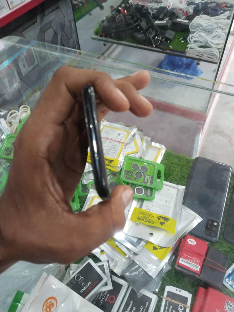 One Plus 6T 5