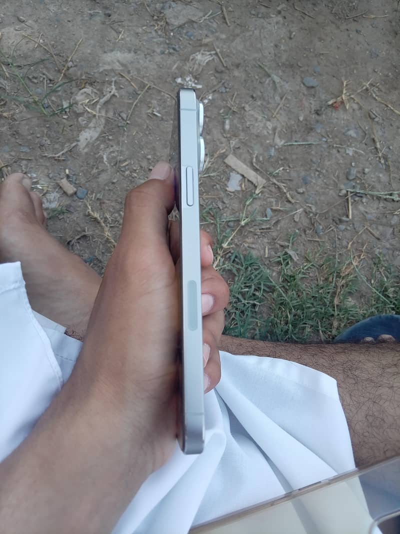 Apple iPhone 13 Pro Max 2