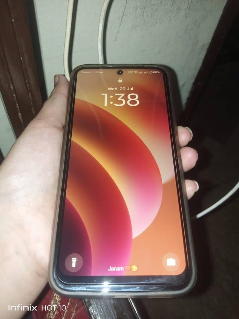 Realme C85 0