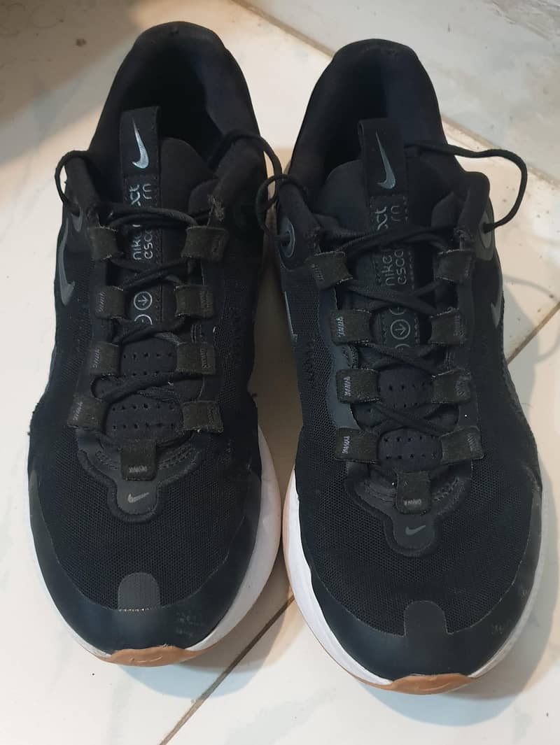 Nike React Escape 2