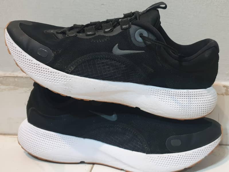 Nike React Escape 3