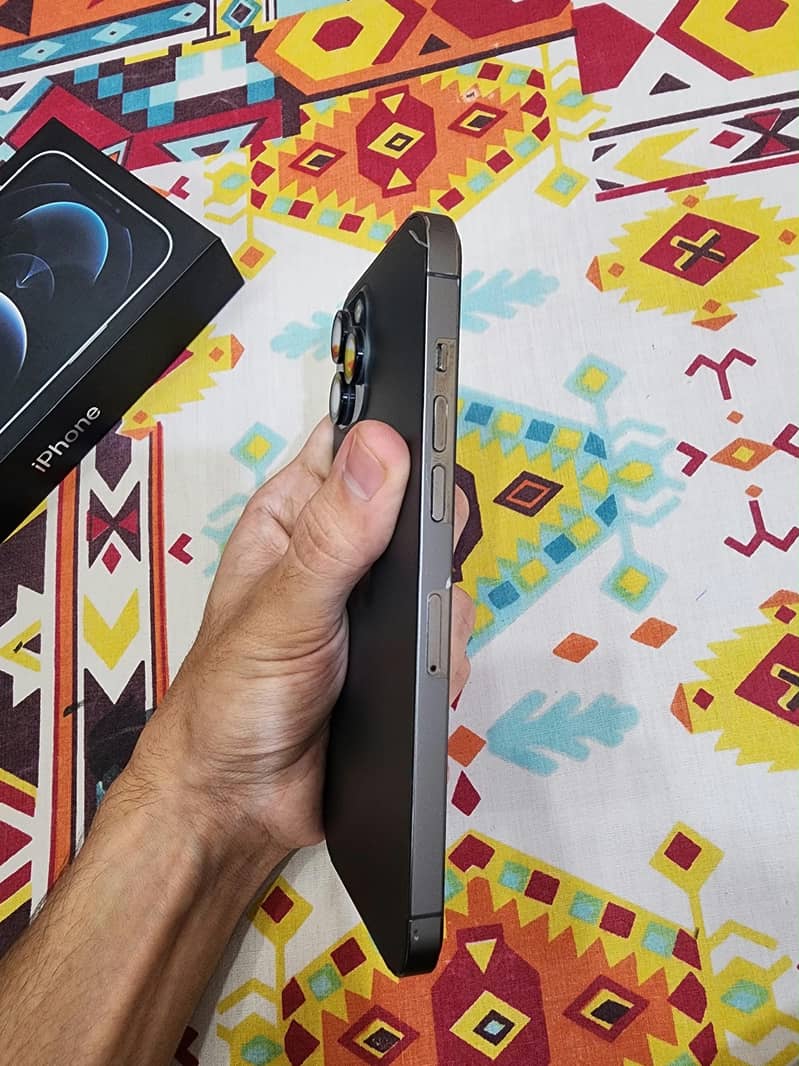 Apple iPhone 12 Pro Max 3
