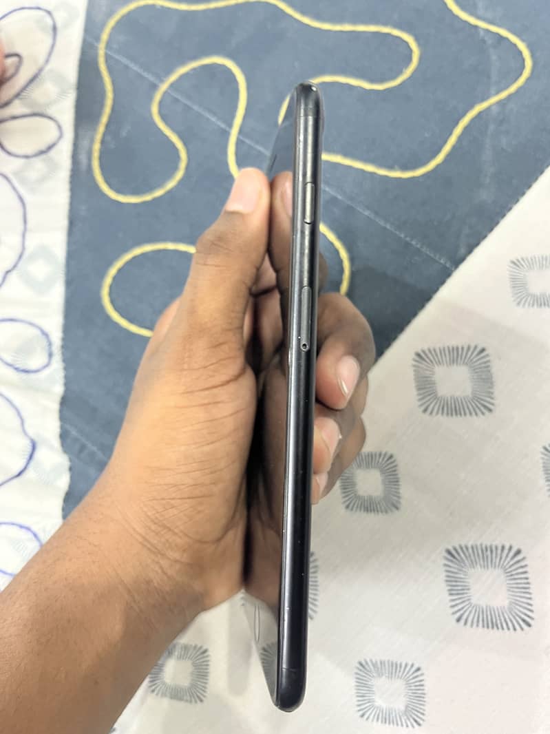 Apple iPhone 7 Plus 5