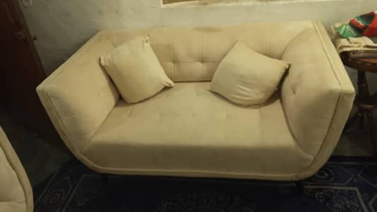 Sofa Set and table Creame Color Available 2 Year used