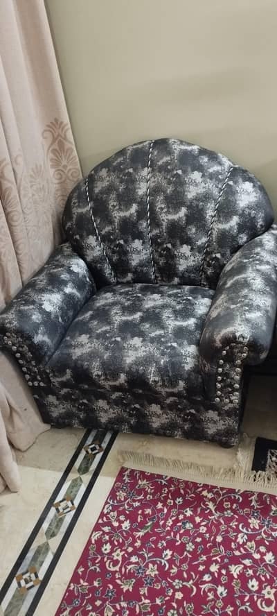 5 Seater Sofa Set – Excellent Condition | Comfortable & Stylish