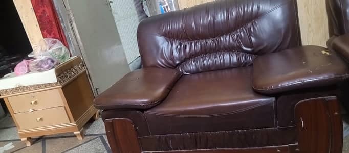 Used Brown Leather Sofa Set 3+2+1 – Rs. 20,000