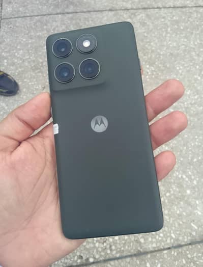 Motorola Edge 2025 lush condition