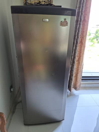 Signature vertical freezer