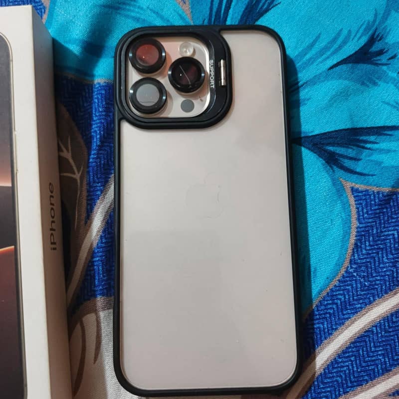 Apple iPhone 16 Pro Max 1
