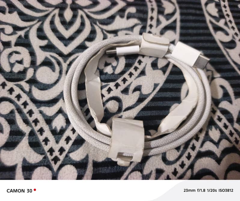 Apple cable 0