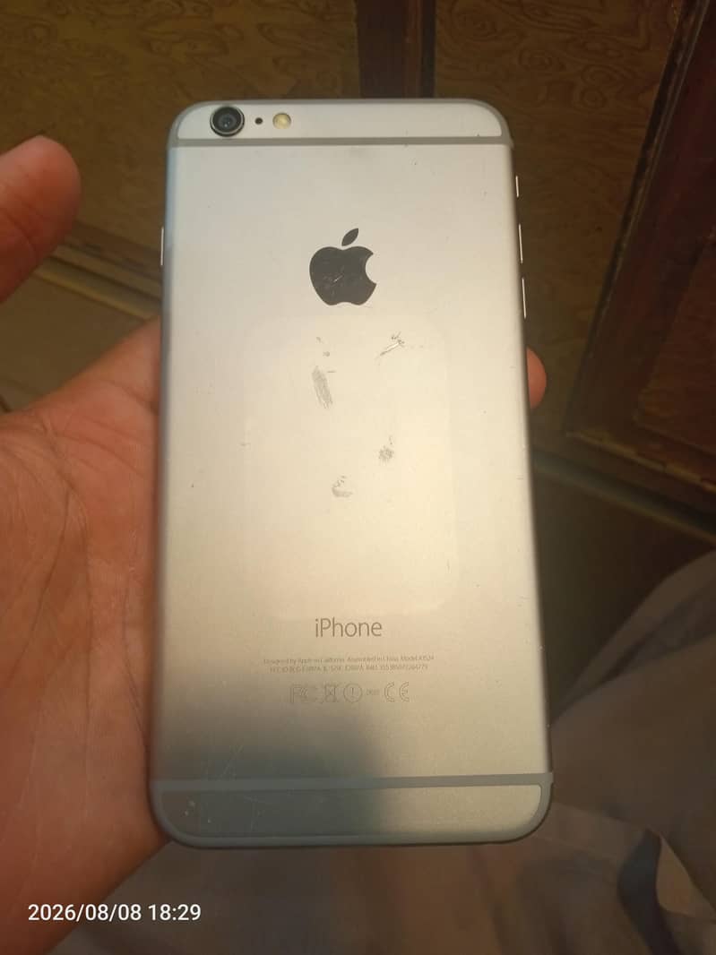 Apple iPhone 6 Plus 1