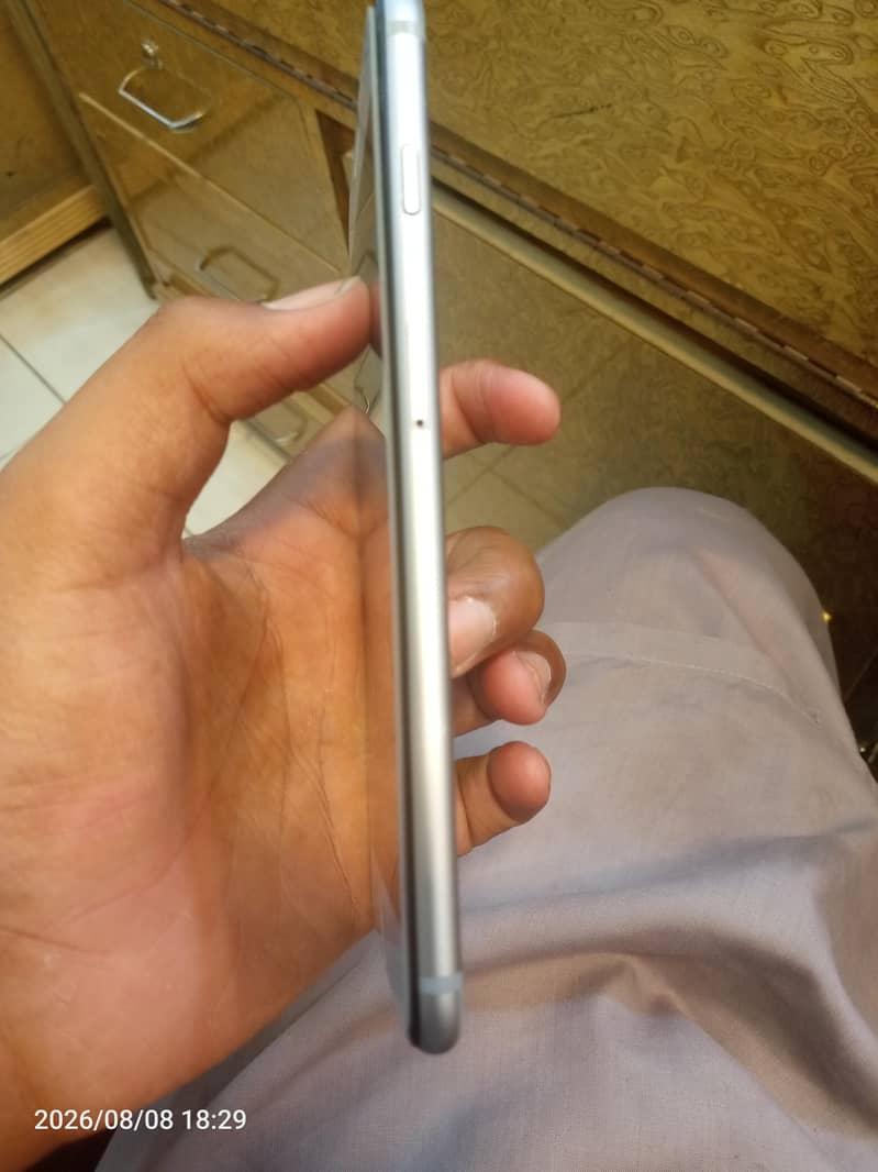Apple iPhone 6 Plus 5