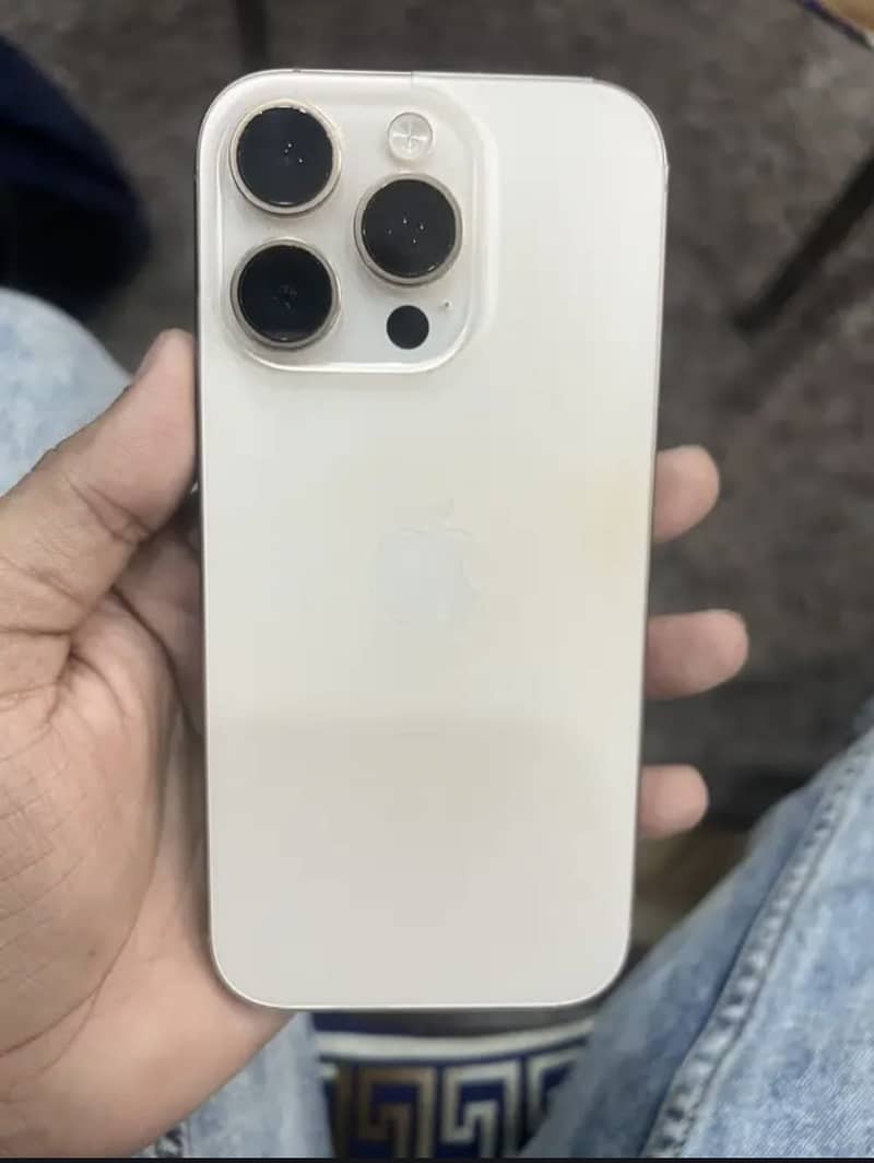Apple iPhone 16 Pro 0