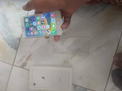 Apple iPhone 8