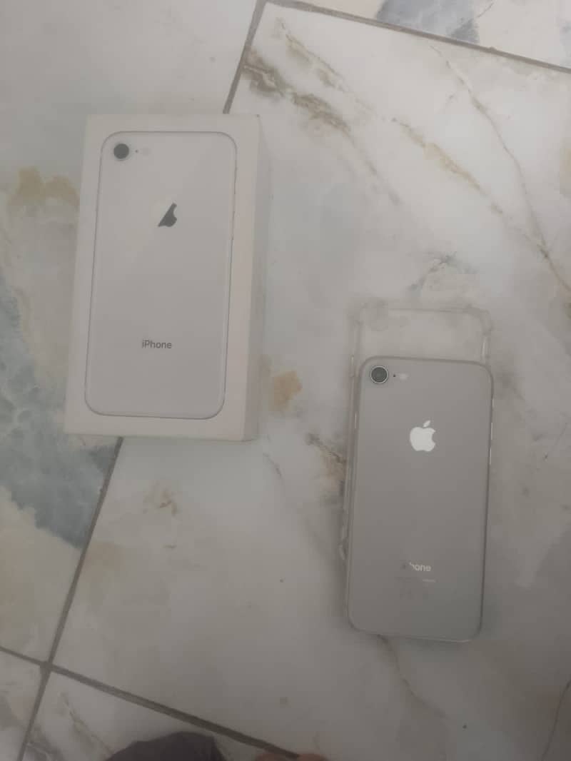 Apple iPhone 8 6