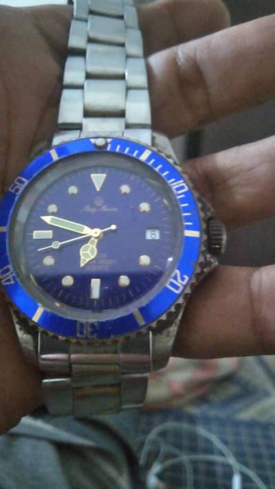 Urgently selling watch quartz