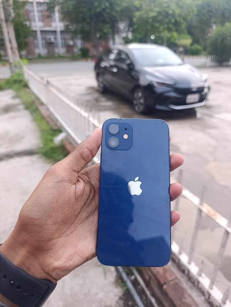 Apple iPhone 12 1
