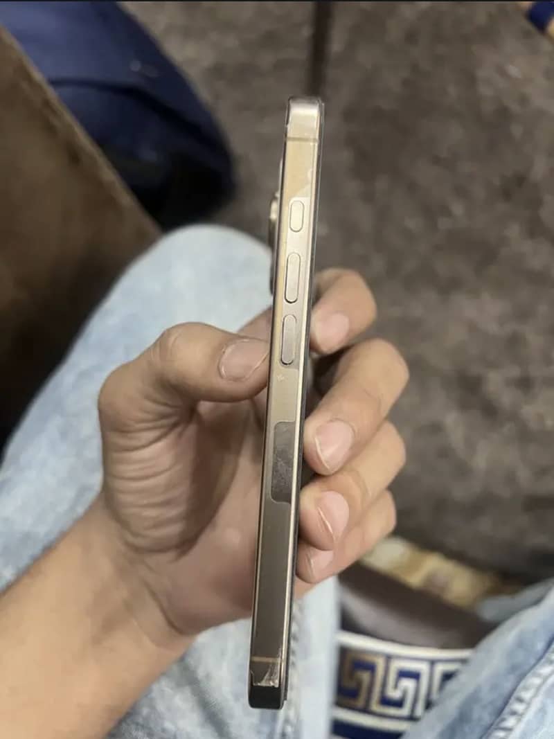 Apple iPhone 16 Pro 5