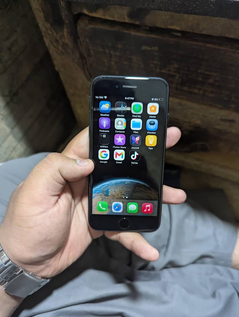 Apple iPhone SE second generation 5