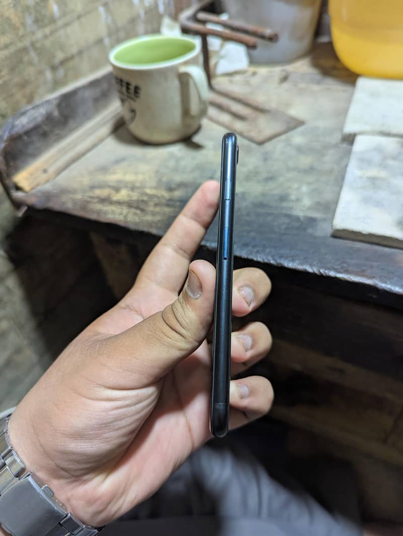 Apple iPhone SE second generation 8