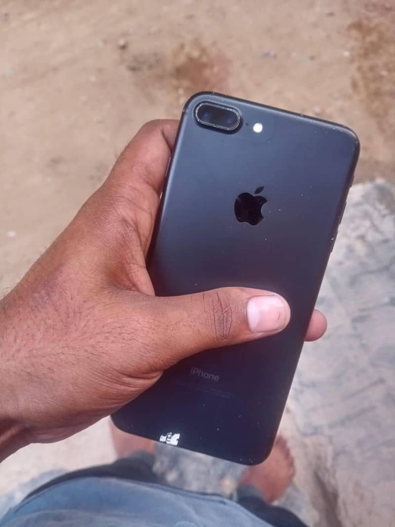 Apple iPhone 7 Plus 3