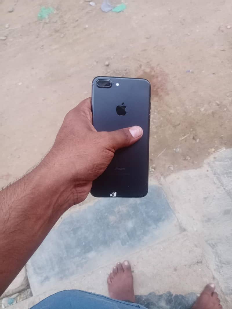 Apple iPhone 7 Plus 11