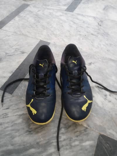 football shoe's