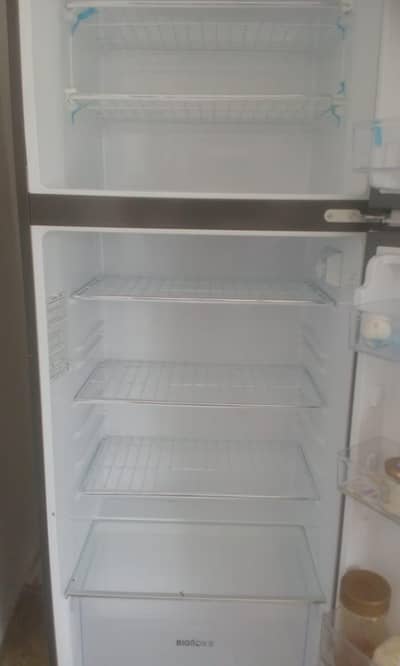 Haier/fridge Class Door Refrigerator /Medium Size/8 Months Used