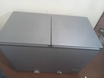 Haier company ka hai bahut acchi condition mein hai