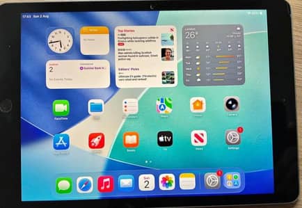 Apple iPad 8 generation with original box 32gb
