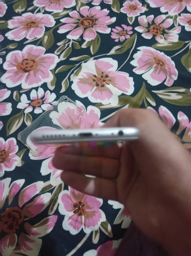 Apple iPhone 6 8