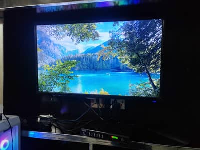 Samsung 32" LCD TV with Box + Complete Dish & HQ3000 Receiver