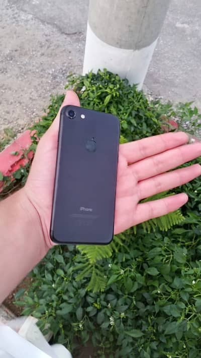 Apple iPhone 7