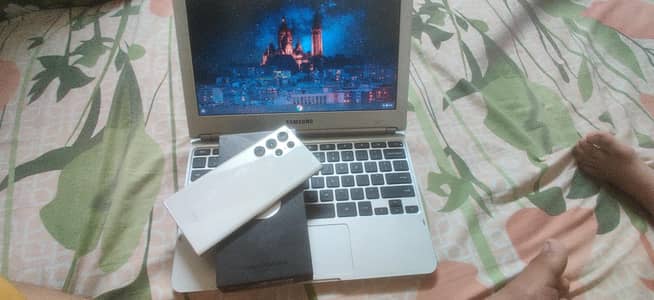 Samsung Mobile S22 Ultra and samsung chrome book