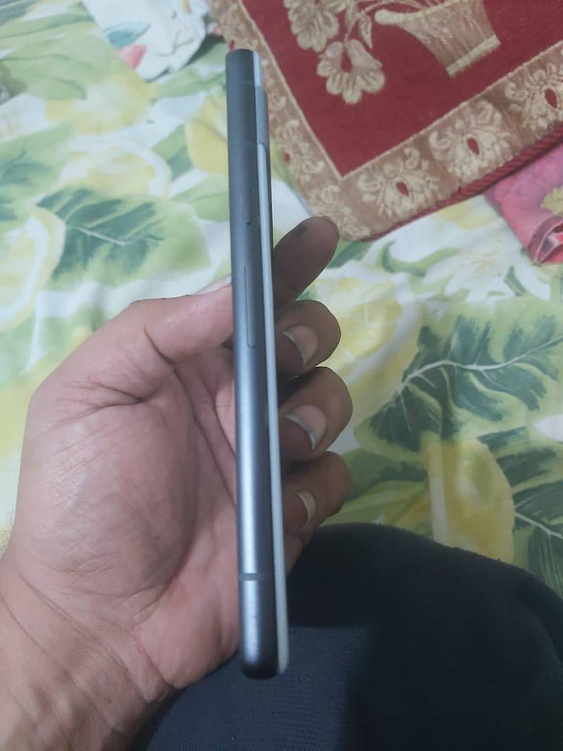 Google Pixel 7a 4