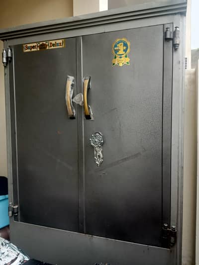 paati storage wardrobe