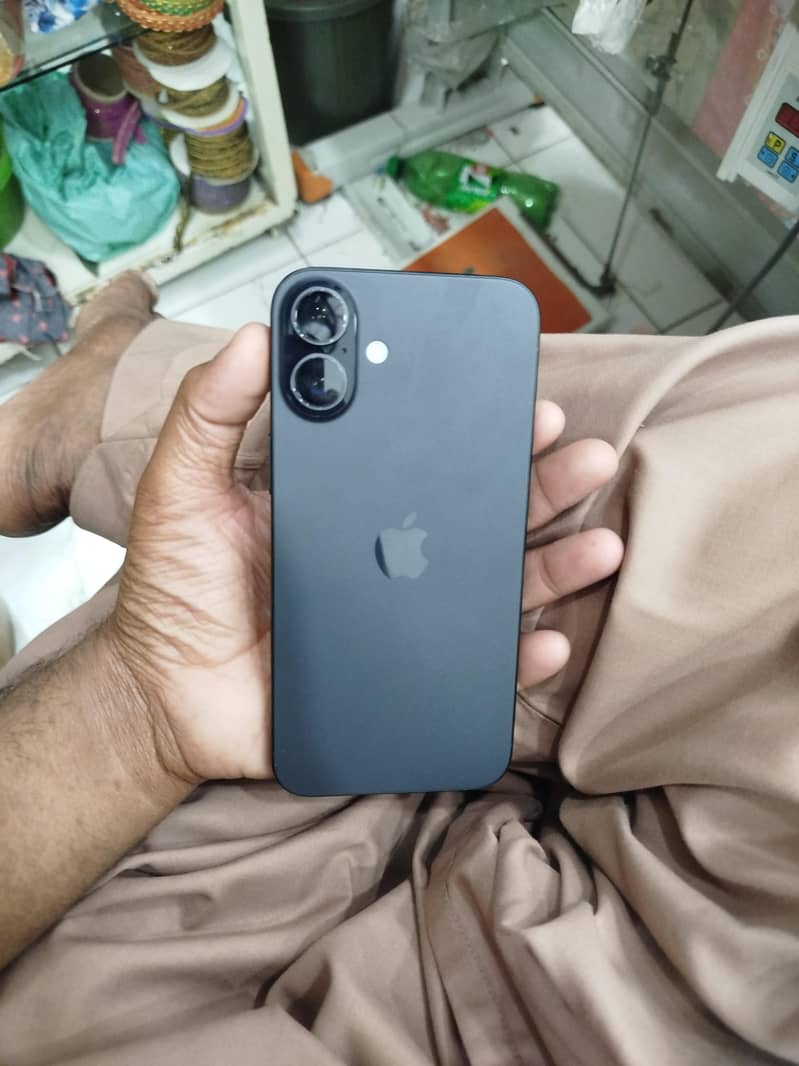 Apple iPhone 16 Plus 1