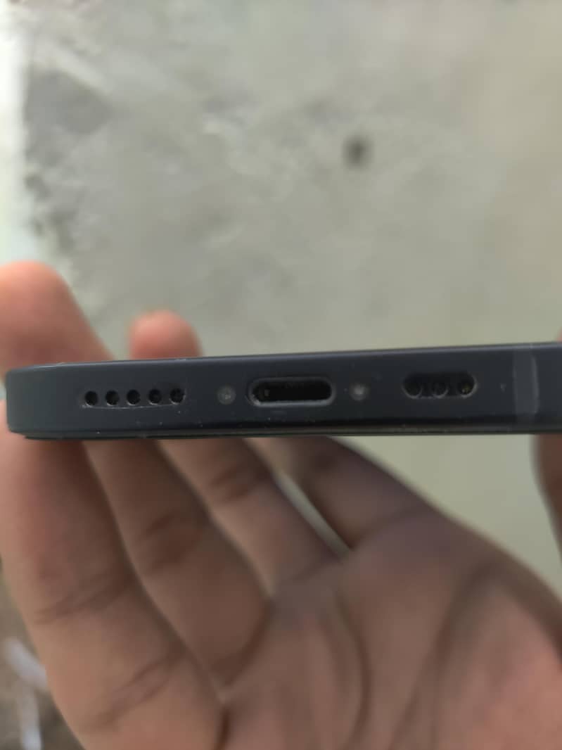 Apple iPhone 12 4