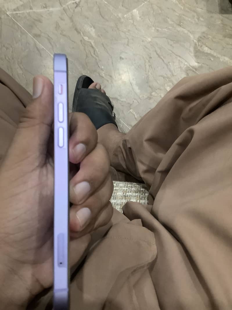 Apple iPhone 12 1