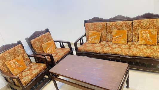 5 Seater Sofa set with wooden Table
