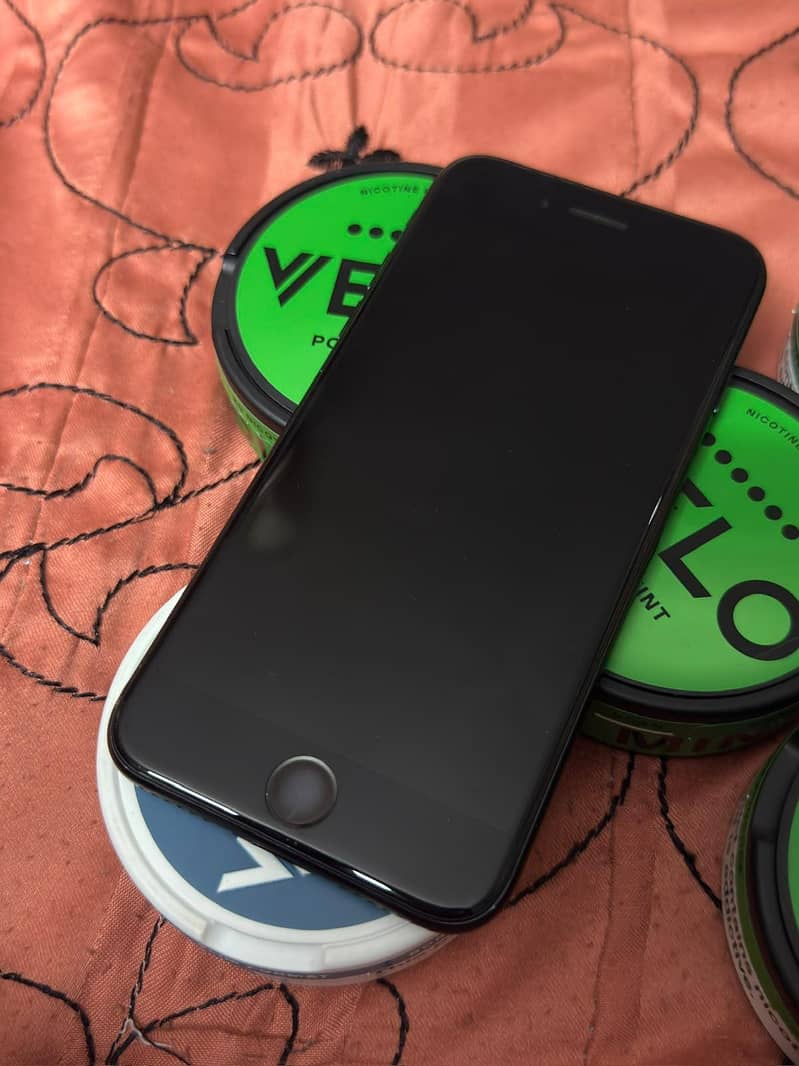Apple iPhone 7 3